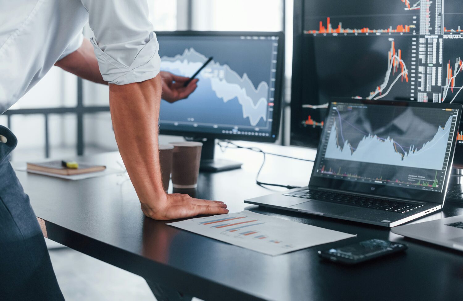 Public, Private, or Hybrid AI? Navigating Your Deployment Options